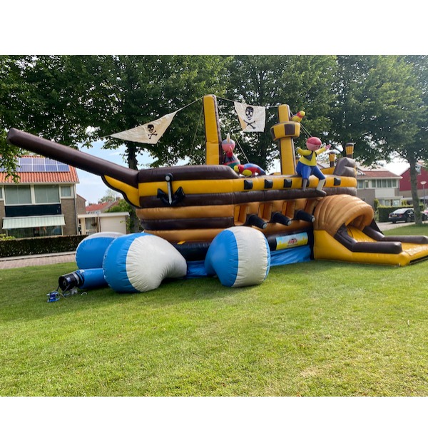 Deinend piratenschip Deinend piratenschip